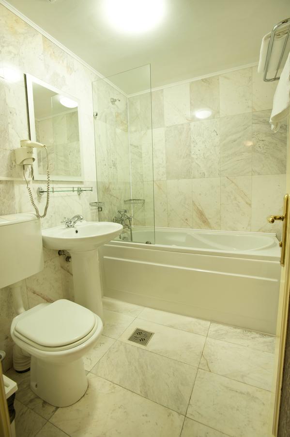 Hanu' Berarilor Hotel 3*